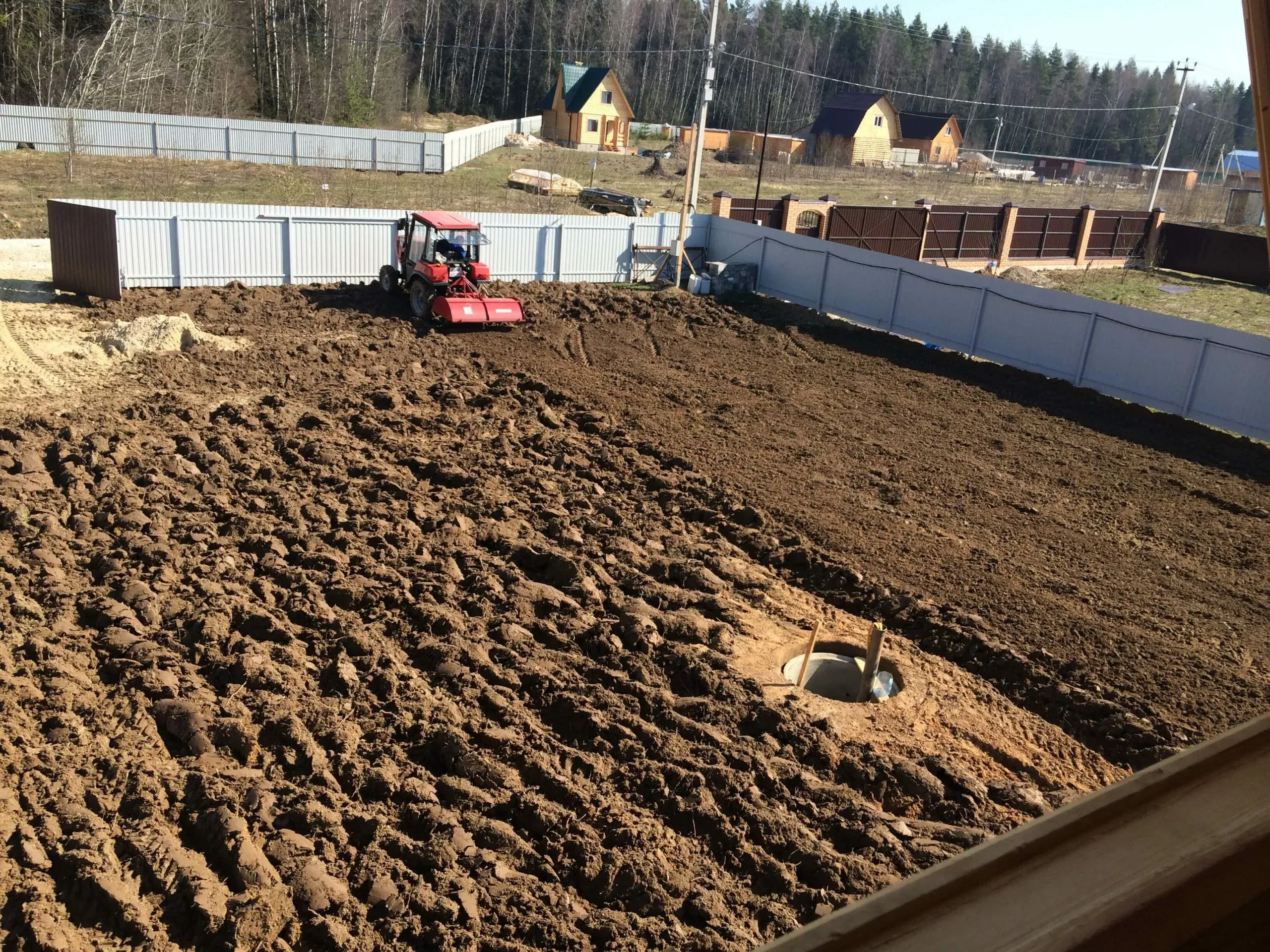 Отсыпка и выравнивание участков в Москве и области — быстро и точно